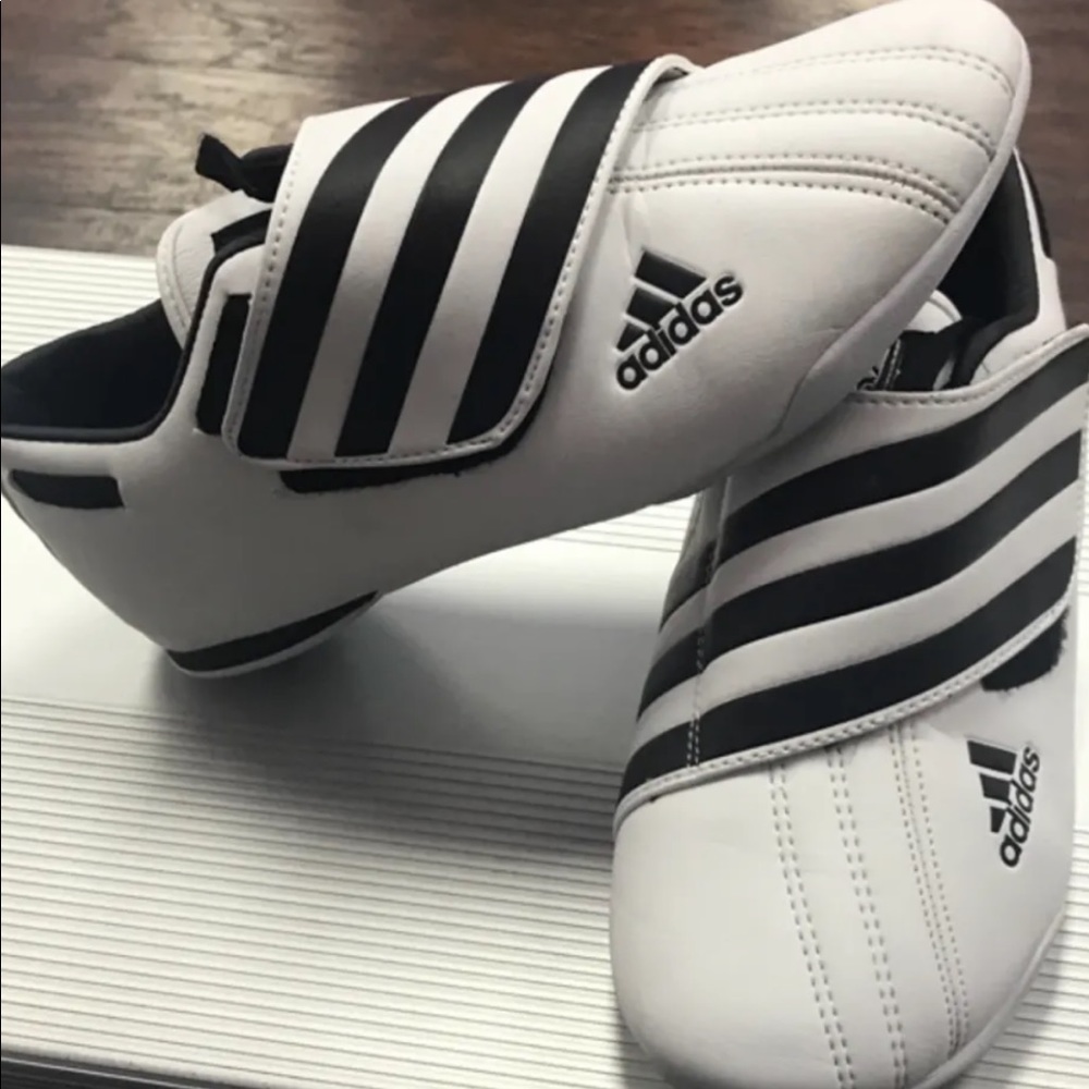 ADI DYNA WHITE TAEKWONDO / KARATE 👟